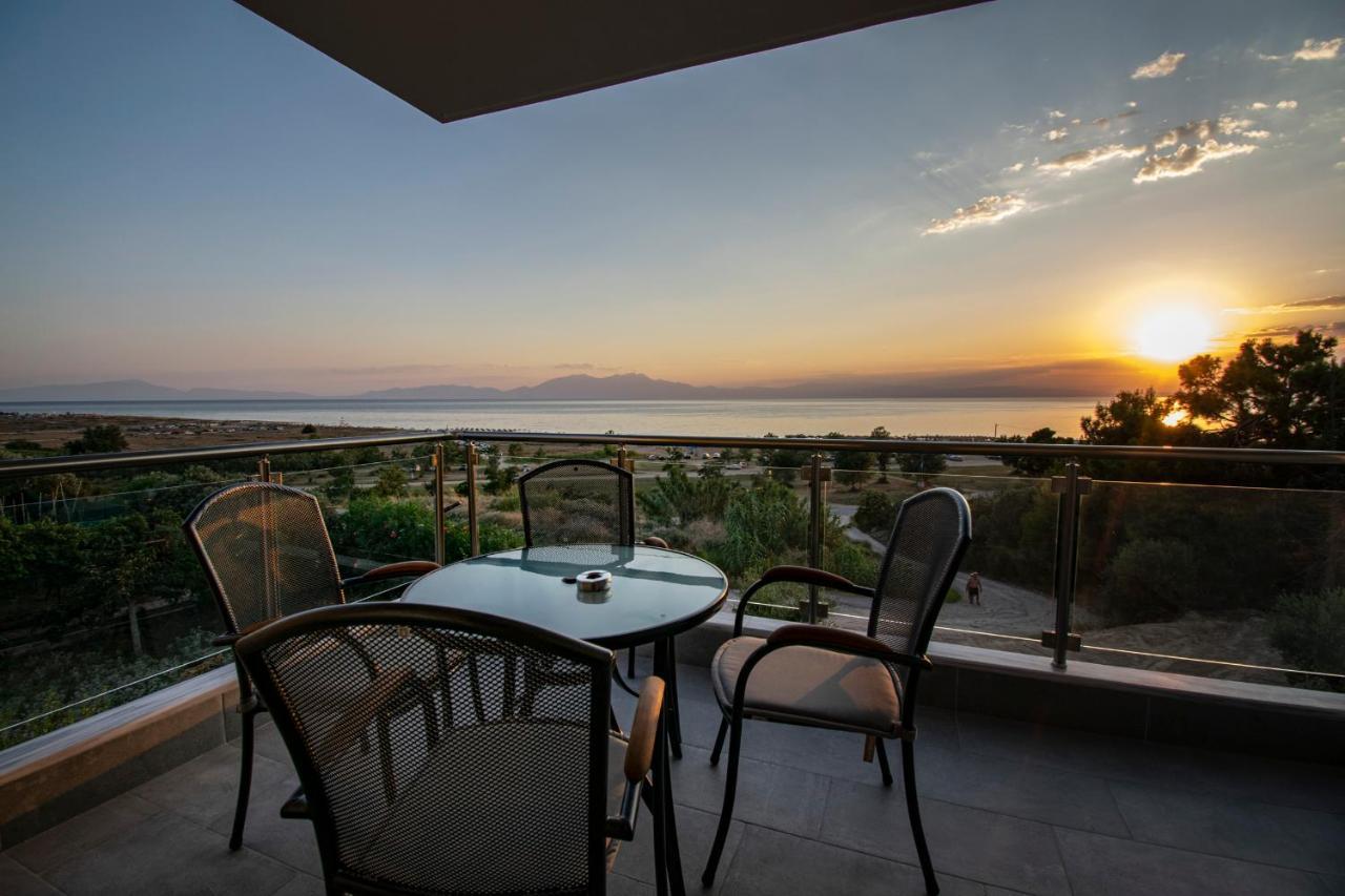 Heraclea Luxury Suites เนอาอิรากลีอา ภายนอก รูปภาพ