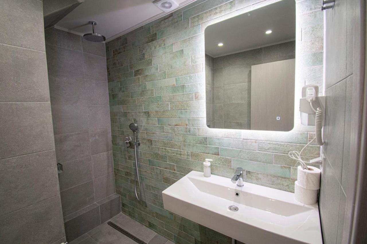 Heraclea Luxury Suites เนอาอิรากลีอา ภายนอก รูปภาพ