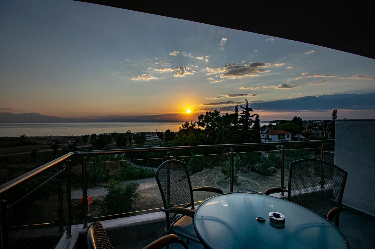 Heraclea Luxury Suites เนอาอิรากลีอา ภายนอก รูปภาพ