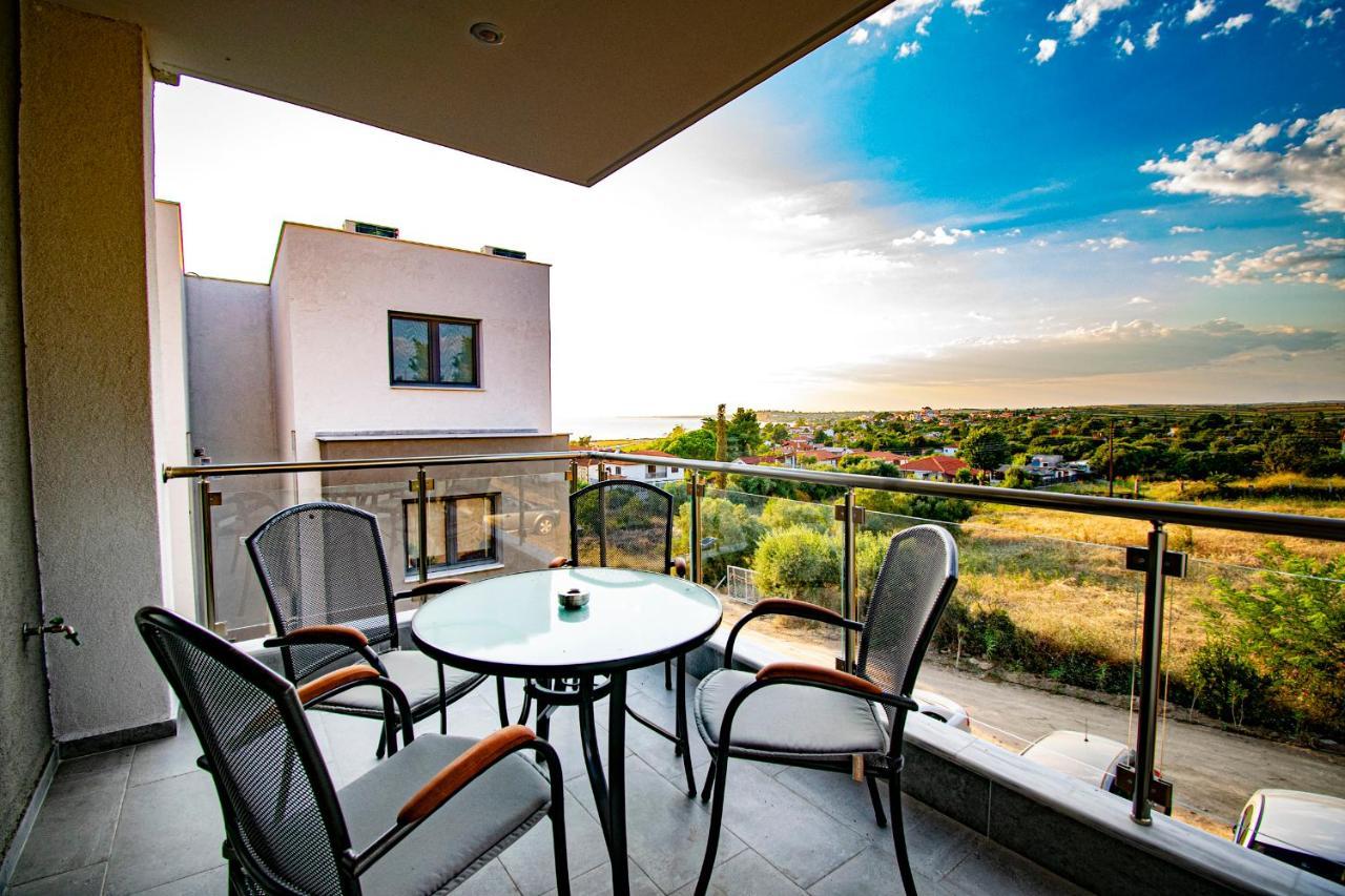 Heraclea Luxury Suites เนอาอิรากลีอา ภายนอก รูปภาพ
