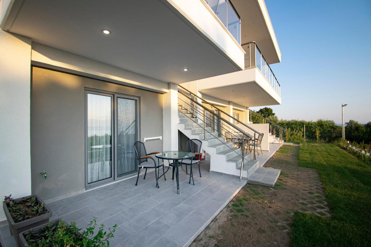 Heraclea Luxury Suites เนอาอิรากลีอา ภายนอก รูปภาพ