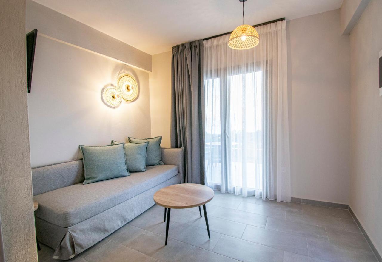 Heraclea Luxury Suites เนอาอิรากลีอา ภายนอก รูปภาพ